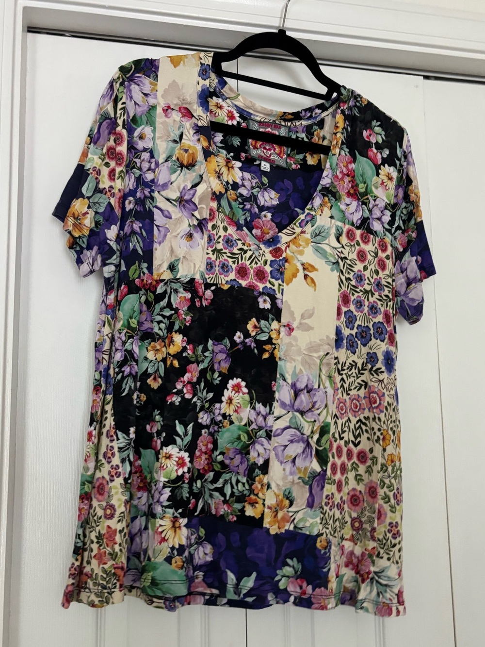 Johnny Was Janie Favorite "Sky Flower" V-Neck Swing Tee
